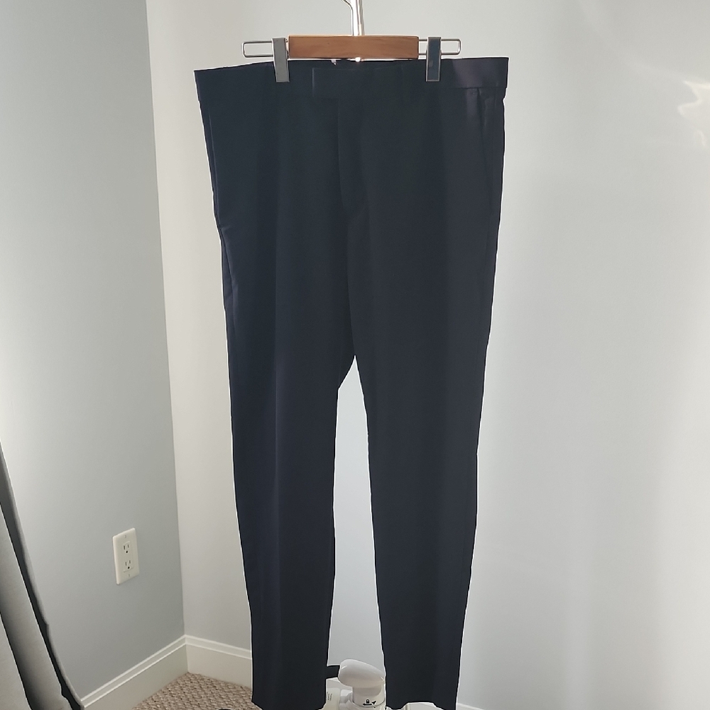 H&M Black Dress Pants with Classic Minimalist Design
